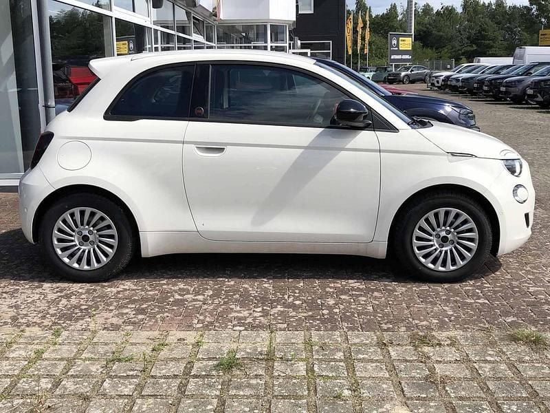 Neu Fiat 500e Red 86 kW (118 PS) 2025 Weiß Kleinwagen