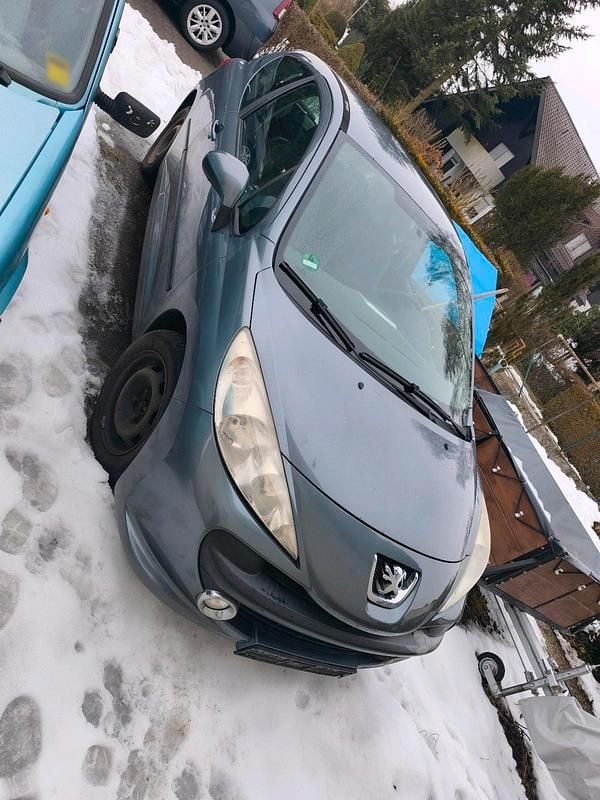 Gebraucht Peugeot 207 70 PS (51 kW) 2008 Grau Kleinwagen
