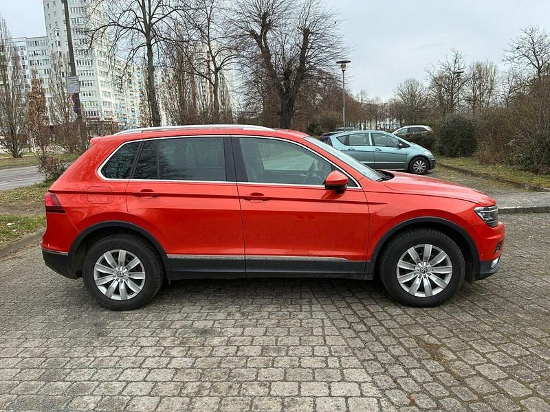 Gebraucht VW Tiguan Highline 150 PS (110 kW) 2016 Orange SUV