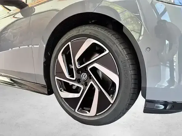 Neu VW ID.7 Pro 210 kW (286 PS) 2026 Mondsteingrau / schwarz uni Kombi