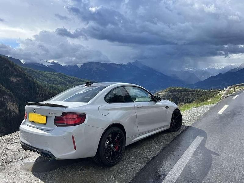 Grau Gebraucht 2021 BMW M2 Coupé | 78.000 € (Teuer) - Bild 1/4