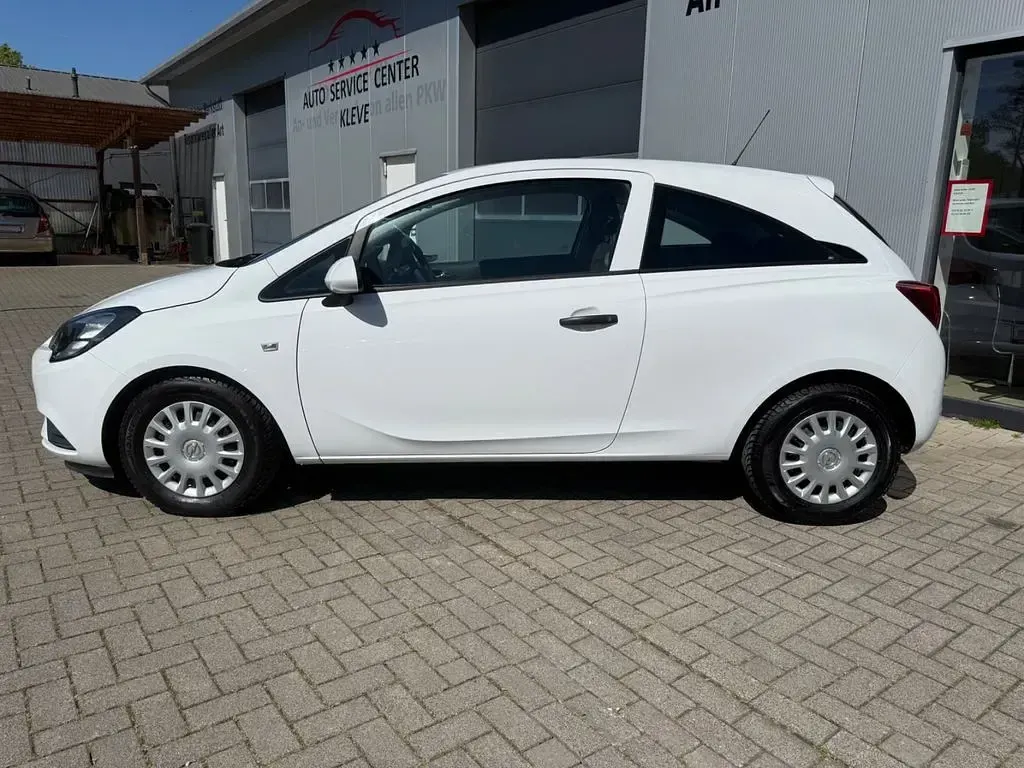 Używany Opel Corsa Selection 110 KM (80 kW) 2017 Biały Hatchback