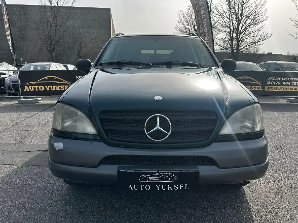 Gebraucht Mercedes ML320 218 PS (160 kW) 1999 Grün SUV