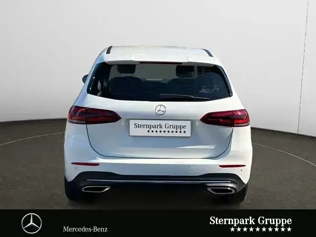 Gebraucht Mercedes B200 Progressive 163 PS (119 kW) 2020 Weiß Kleinwagen