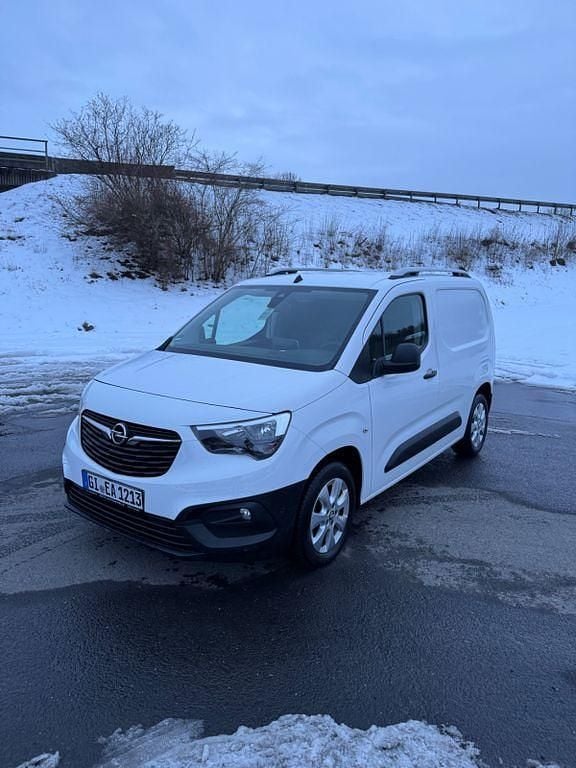 Weiß Gebraucht 2019 Opel Combo Van / Kleinbus | 8.999 € (Guter Preis) - Bild 1/4