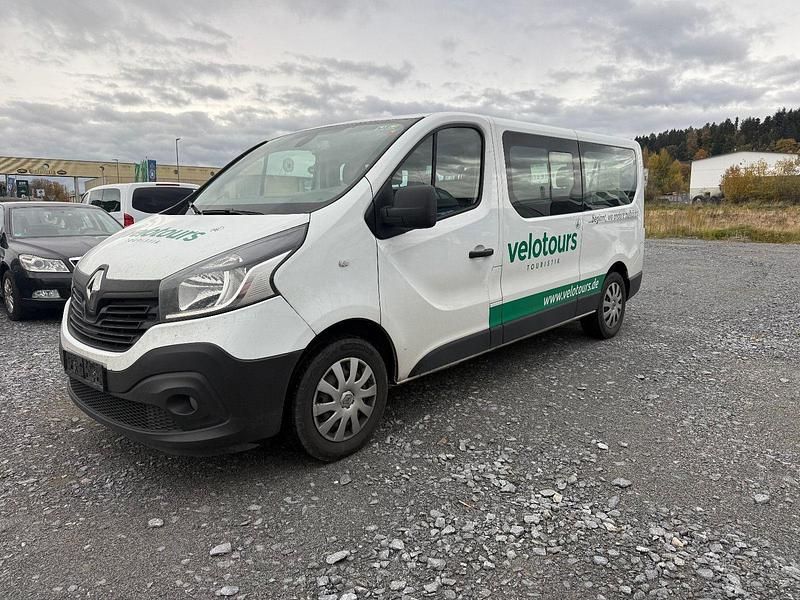 Gebraucht Renault Trafic Expression 145 PS (106 kW) 2018 Weiß Van / Kleinbus