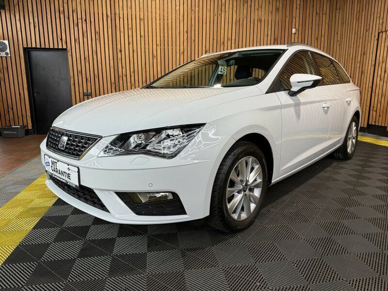 Weiß Gebraucht 2020 Seat Leon ST Style Kombi | 16.900 € (Etwas zu teuer) - Bild 1/4