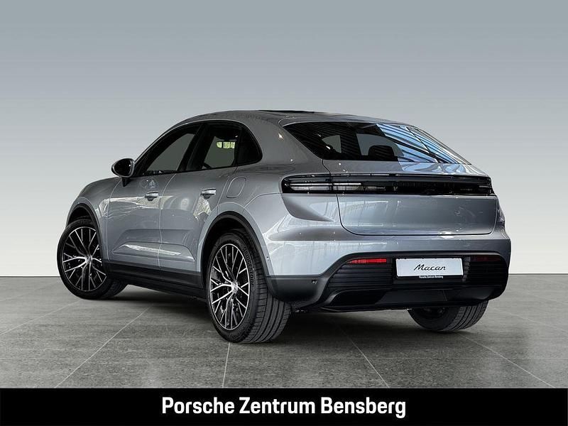Neu Porsche Macan 4 Electric 300 kW (408 PS) 2026 Silber SUV