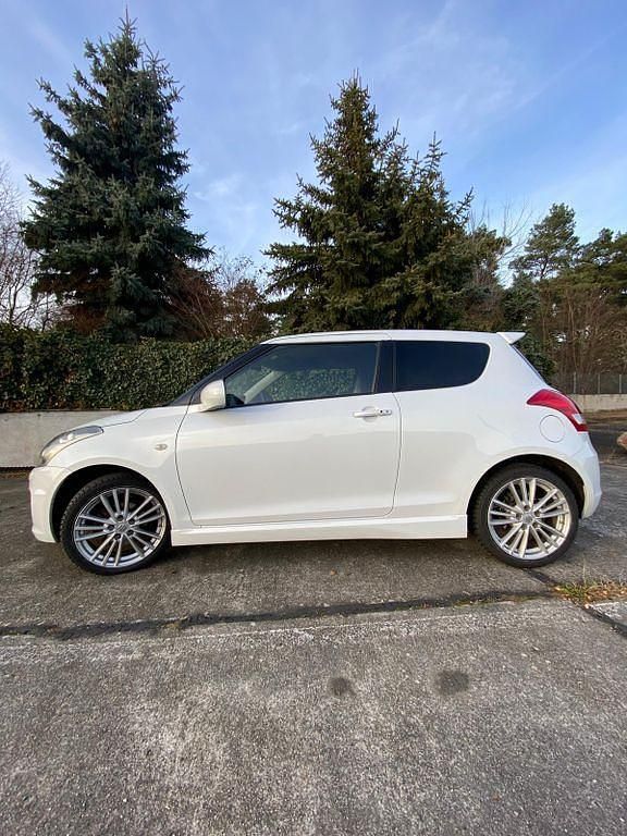Weiß Gebraucht 2017 Suzuki Swift Sport Kleinwagen | 8.700 € - Bild 1/4