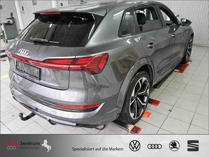 Gebraucht Audi e-tron S-Line 369 kW (503 PS) 2022 Daytona gray pearl effect SUV