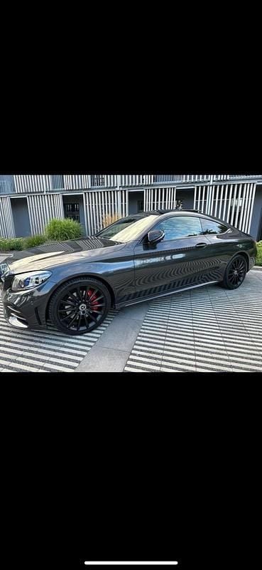 Grau Gebraucht 2020 Mercedes C300 AMG line Coupé | 28.200 € (Superpreis) - Bild 1/4