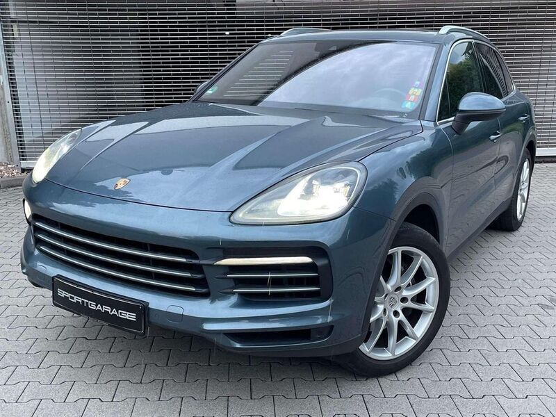 Biskayablau Gebraucht 2018 Porsche Cayenne SUV | 52.360 € (Etwas zu teuer) - Bild 1/4