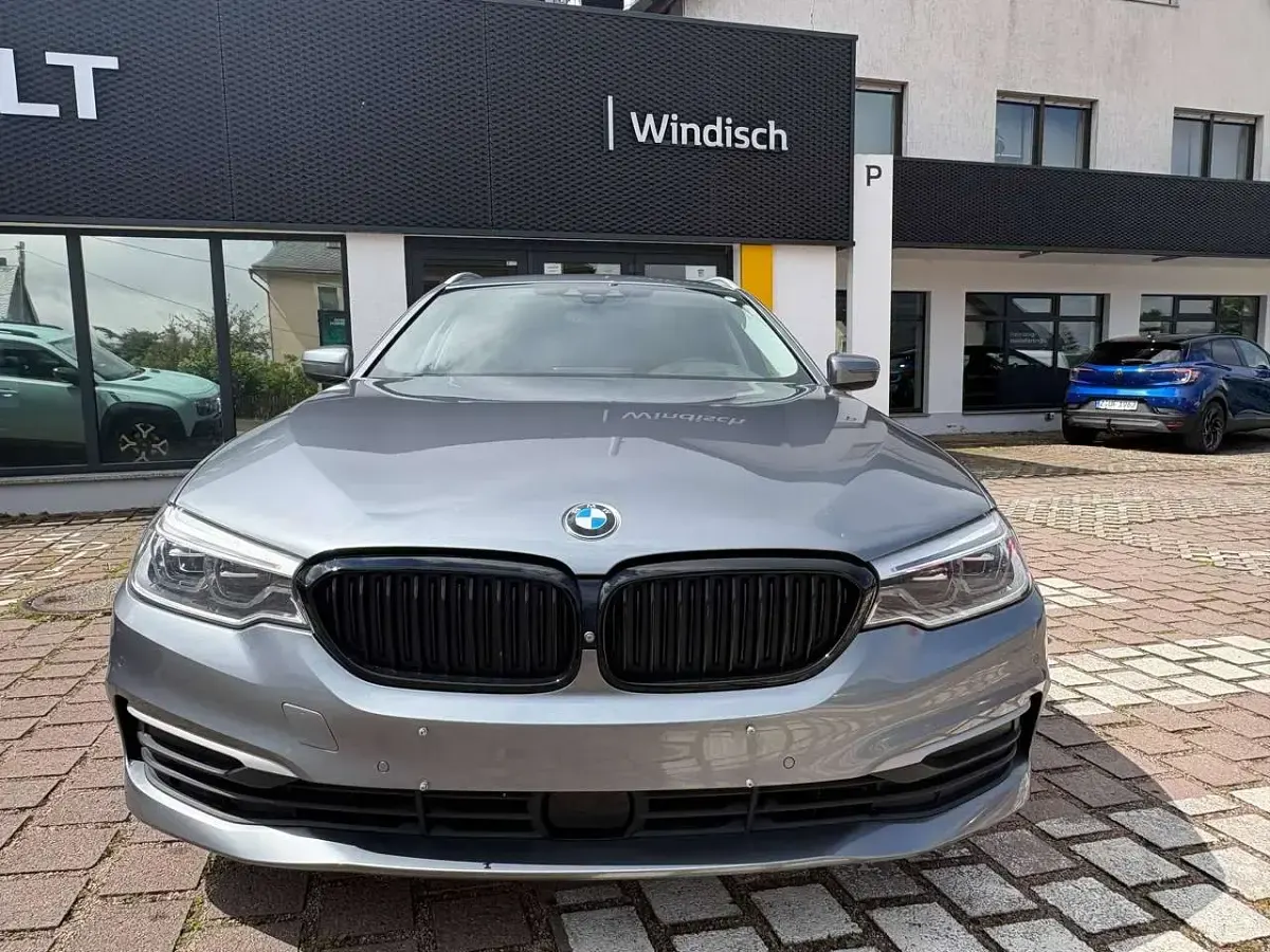 Gebraucht BMW 520 190 PS (139 kW) 2017 Bluestone metallic Kombi