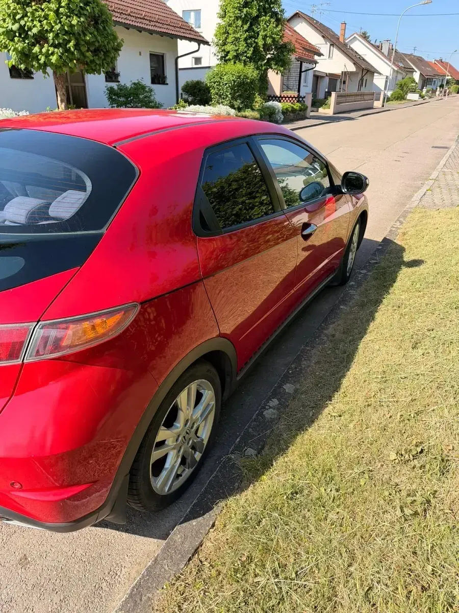 Gebraucht Honda Civic 140 PS (102 kW) 2008 Rot Limousine