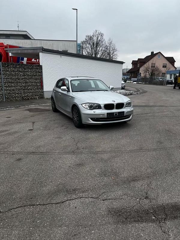 Gebraucht BMW 116 122 PS (89 kW) 2009 Silber Kleinwagen