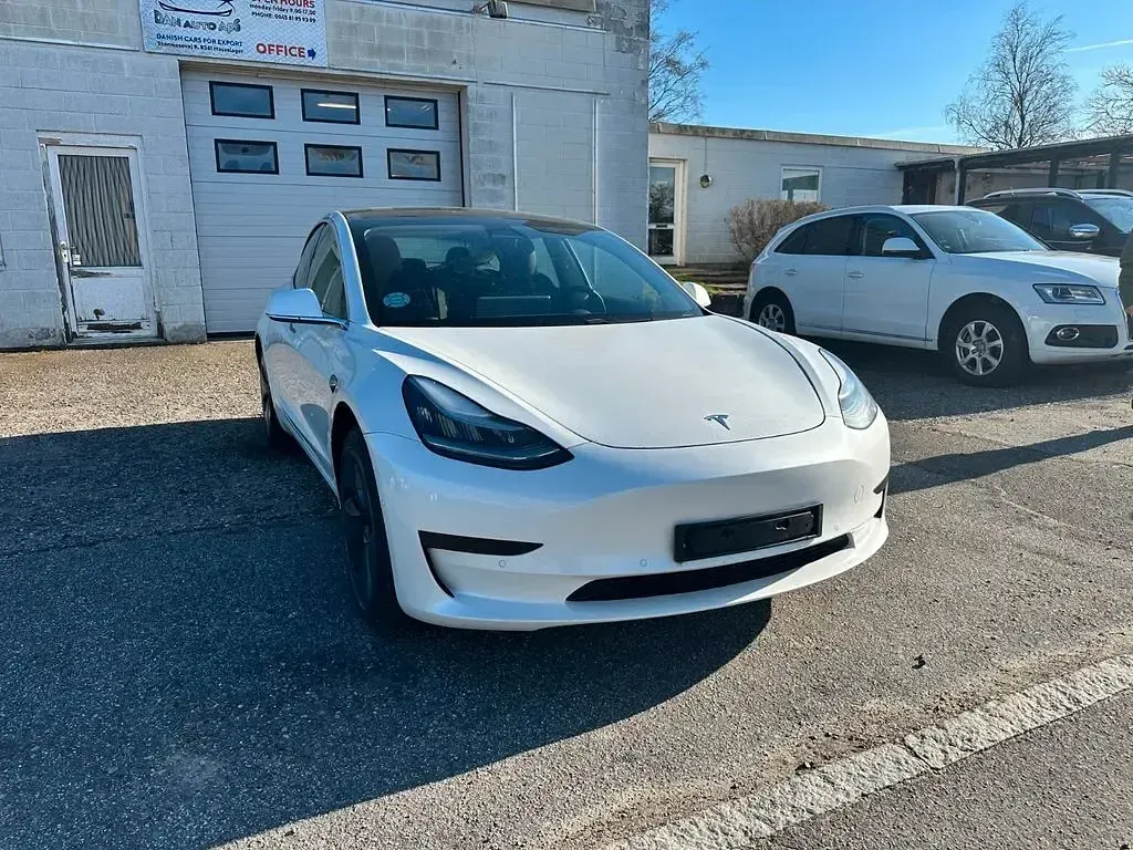 Gebraucht Tesla Model 3 Standard Range Plus 239 kW (325 PS) 2020 Weiß Limousine