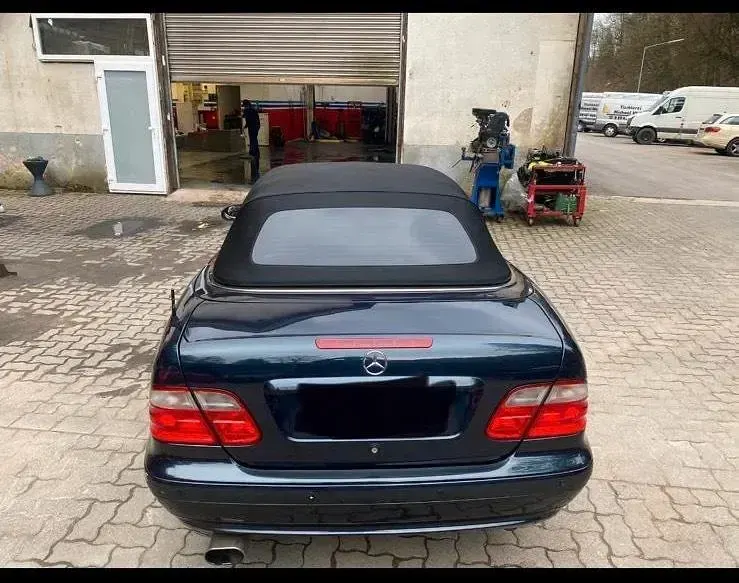 Gebraucht Mercedes CLK230 193 PS (141 kW) 2000 Blau Cabrio