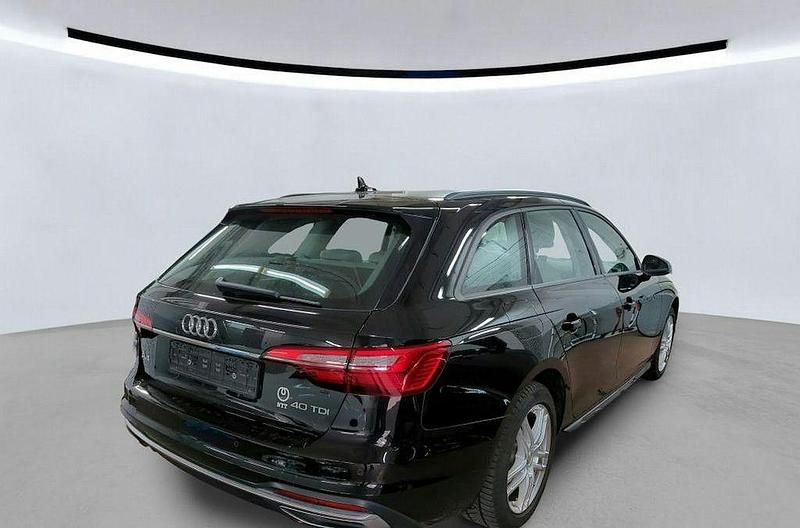 Second-hand Audi A4 Advanced 204 CP (150 kW) 2021 Negru Break