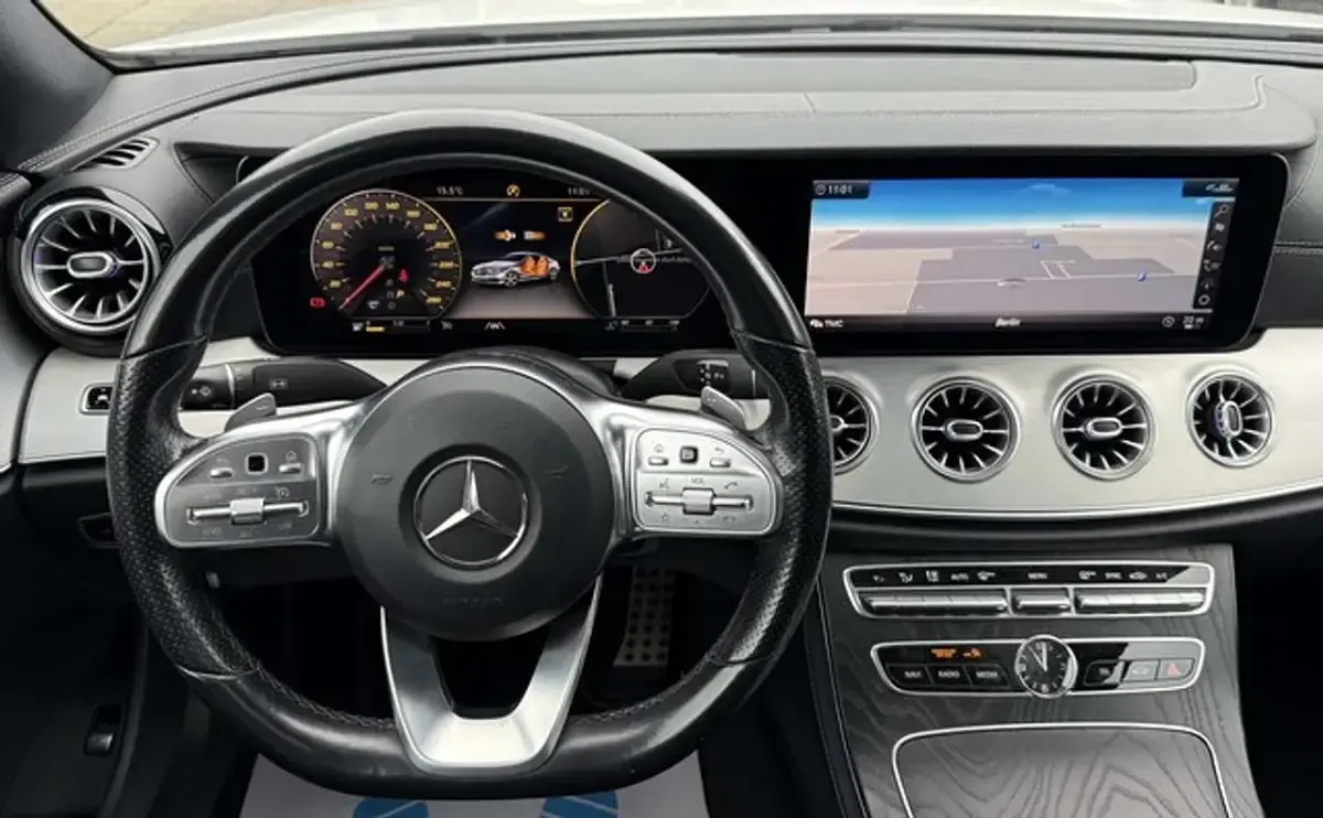 Usata Mercedes E350 AMG 286 CV (210 kW) 2019 Bianco Coupé