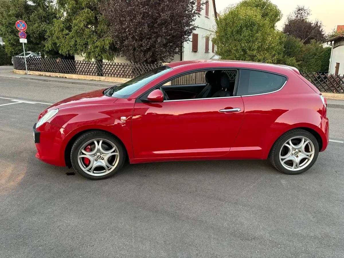 Gebraucht Alfa Romeo MiTo Turismo 155 PS (114 kW) 2009 Rot Kleinwagen