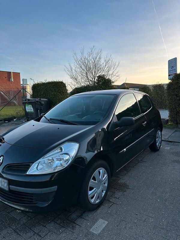 Gebraucht Renault Clio II 75 PS (55 kW) 2006 Schwarz Kleinwagen
