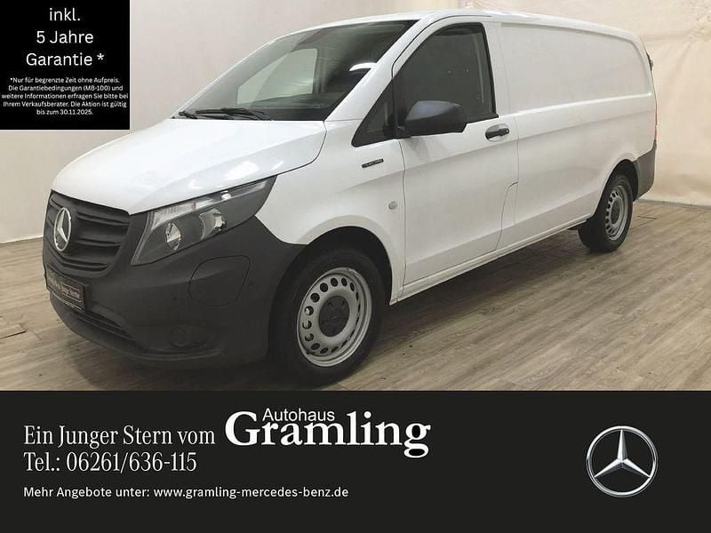 Weiß Gebraucht 2023 Mercedes e-Vito Van / Kleinbus | 28.559 € (Fairer Preis) - Bild 1/4