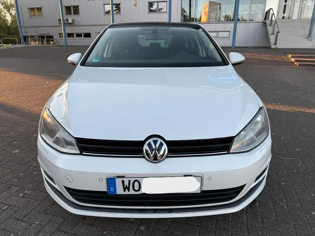 Gebraucht VW Golf VII Comfortline 105 PS (77 kW) 2013 Weiß Limousine
