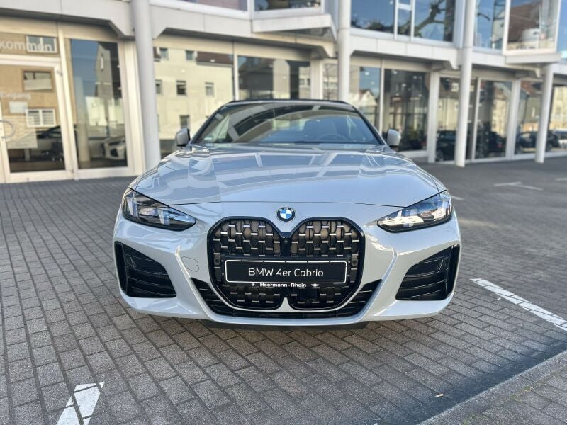 Grau Neu 2025 BMW 420 M Sport Cabrio | 62.750 € (Guter Preis) - Bild 1/4