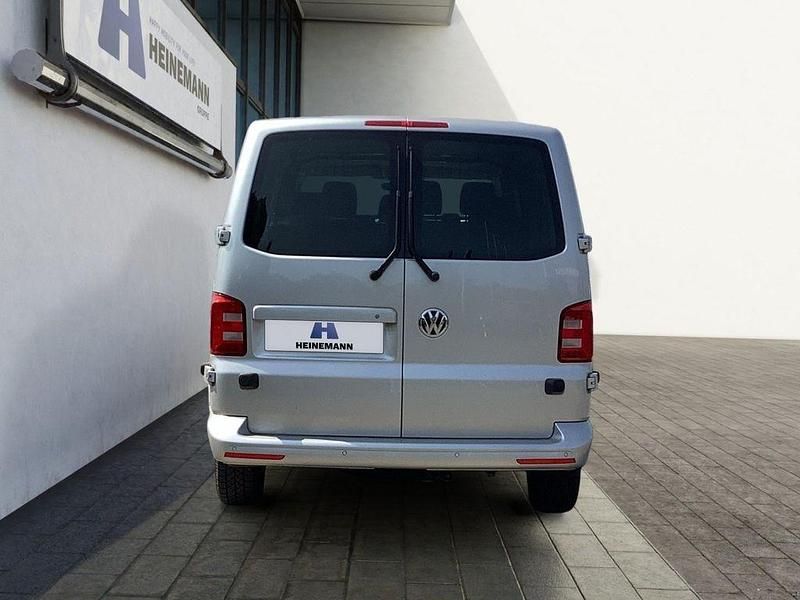 Gebraucht VW Caravelle Comfortline 150 PS (110 kW) 2018 Reflexsilber metallic Van / Kleinbus