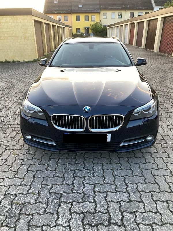 Blau Gebraucht 2013 BMW 530 Kombi | 10.000 € (Guter Preis) - Bild 1/4