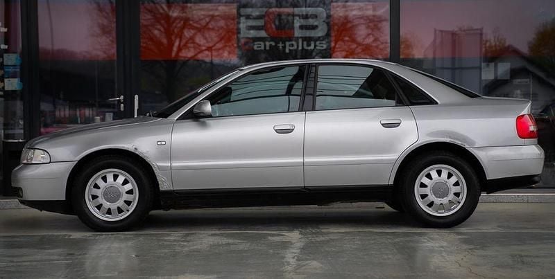 Gebraucht Audi A4 116 PS (85 kW) 2000 Grau Limousine