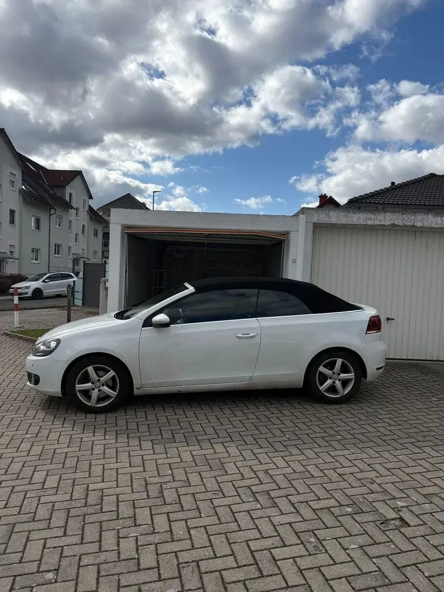 Gebraucht VW Golf 105 PS (77 kW) 2011 Weiß Cabrio