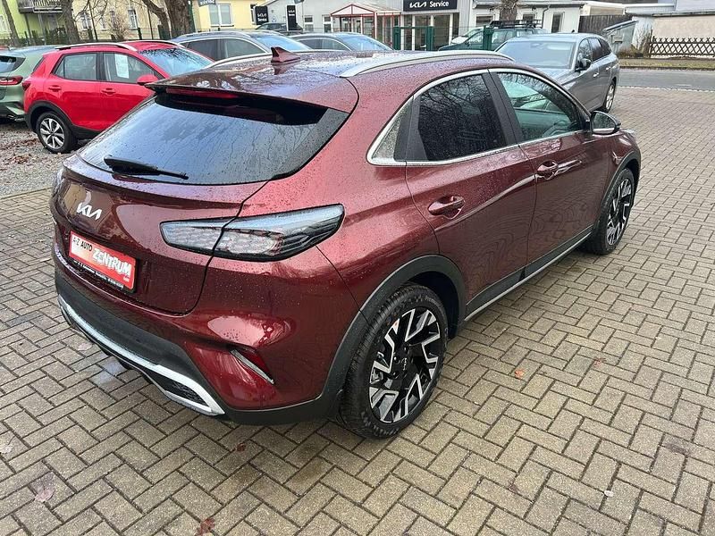 Gebraucht Kia XCeed 150 PS (110 kW) 2025 (ard) magmarot met. SUV