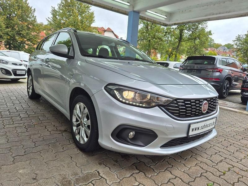 Gebraucht Fiat Tipo Lounge 120 PS (88 kW) 2018 Silber Limousine