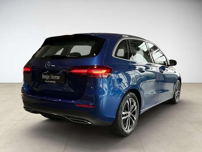 Gebraucht Mercedes B180 Progressive 136 PS (100 kW) 2024 Blau Kleinwagen