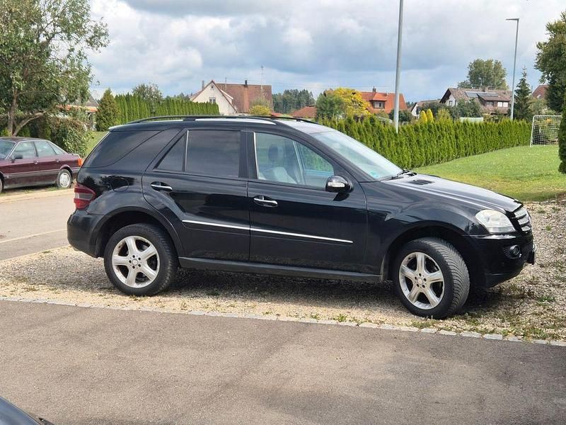 Gebraucht Mercedes ML350 272 PS (200 kW) 2008 Schwarz SUV