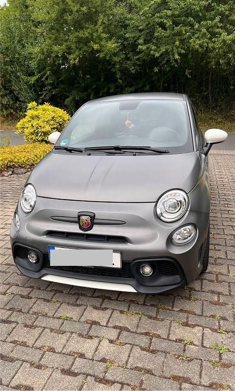 Grau Gebraucht 2021 Abarth 595 Competizione Kleinwagen | 25.000 € (Etwas zu teuer) - Bild 1/4