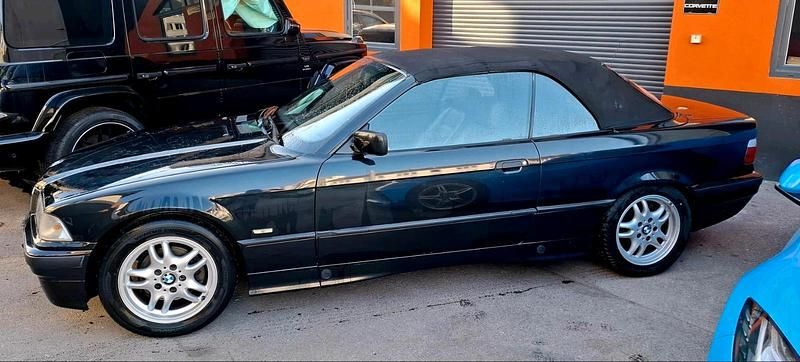 Gebraucht BMW 320 Cabriolet Basis 150 PS (110 kW) 1998 Schwarz Cabrio