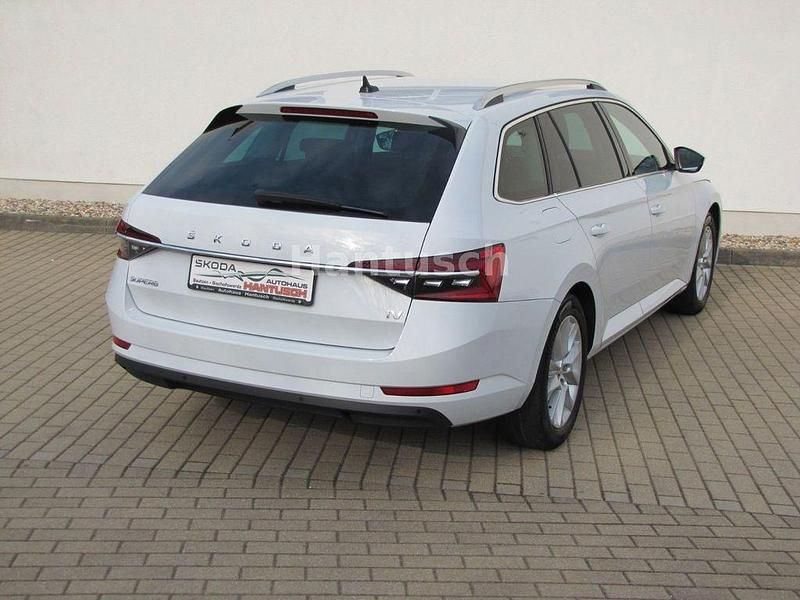 Gebraucht Skoda Superb Style 156 PS (114 kW) 2022 Weiß Kombi