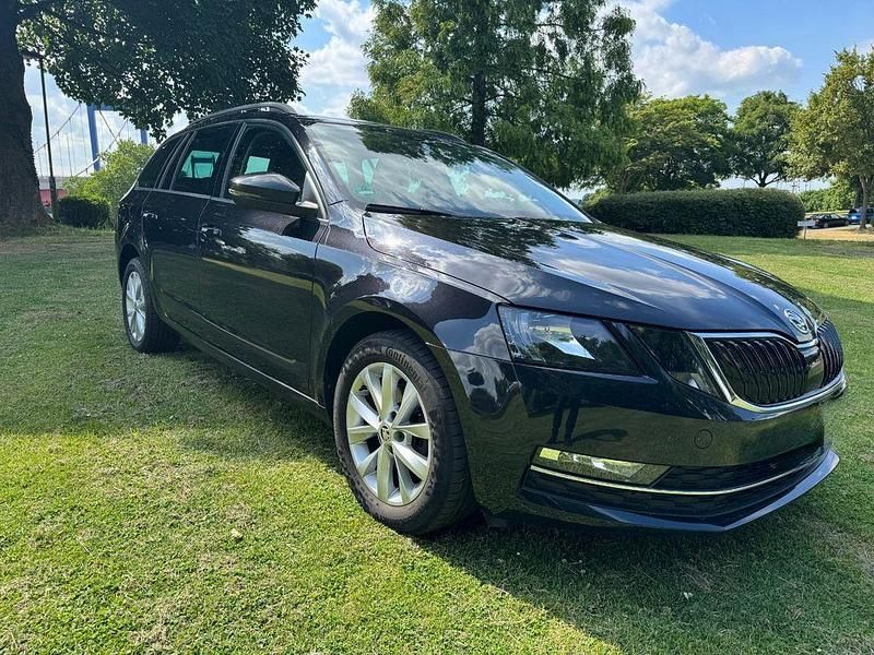Schwarz Gebraucht 2017 Skoda Octavia Ambition Kombi | 8.400 € (Fairer Preis) - Bild 1/4