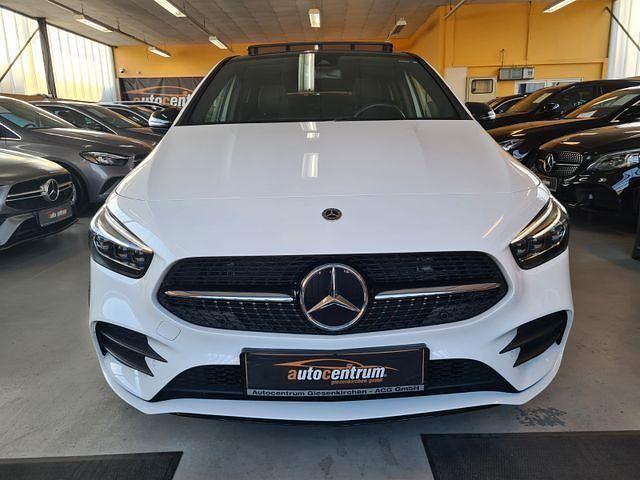 Gebraucht Mercedes B180 AMG 136 PS (100 kW) 2022 Weiß Van / Kleinbus