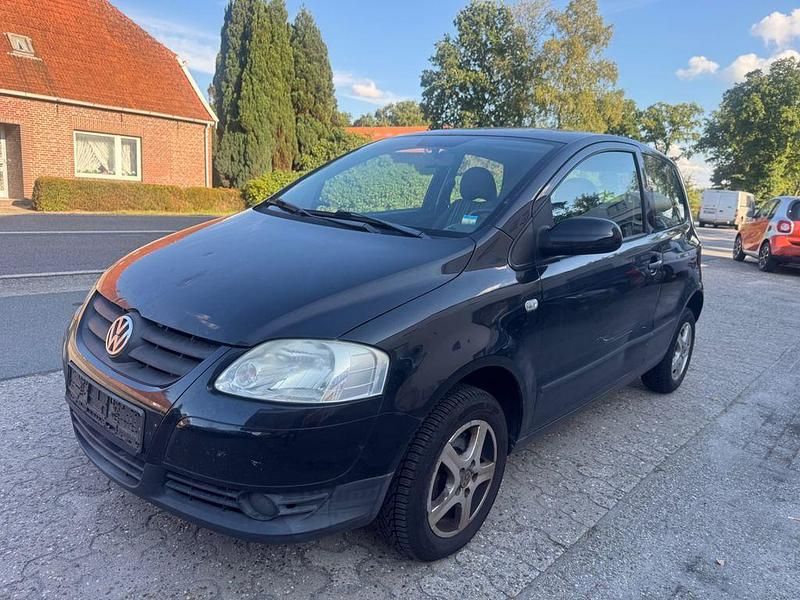 Gebraucht VW Fox Basis 54 PS (39 kW) 2008 Schwarz Kleinwagen