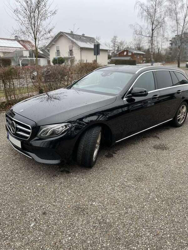 Gebraucht 2019 Mercedes E220 Kombi | 22.900 € (Guter Preis) - Bild 1/4