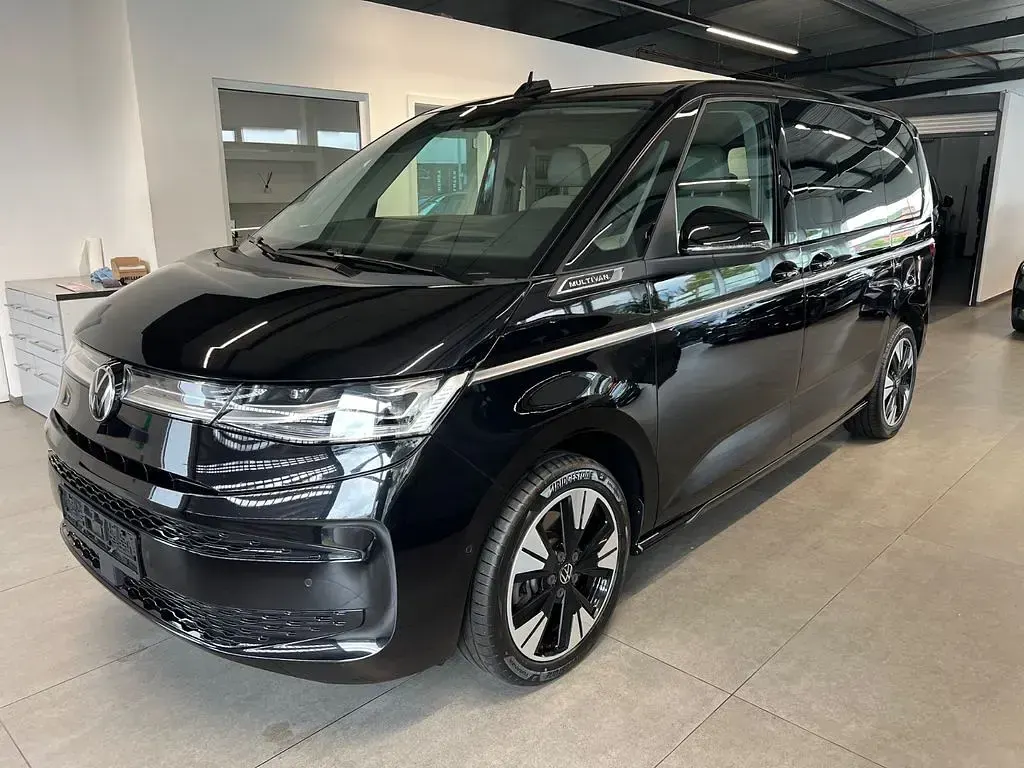 Gebraucht VW Multivan Style 150 PS (110 kW) 2024 Schwarz Van / Kleinbus