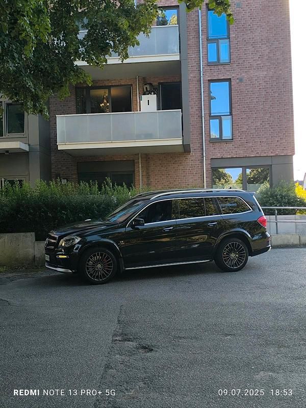 Schwarz Gebraucht 2013 Mercedes GL63 AMG AMG SUV | 29.999 € (Fairer Preis) - Bild 1/4