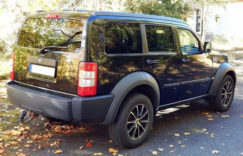 Używany Dodge Nitro 177 KM (130 kW) 2008 Czarny SUV