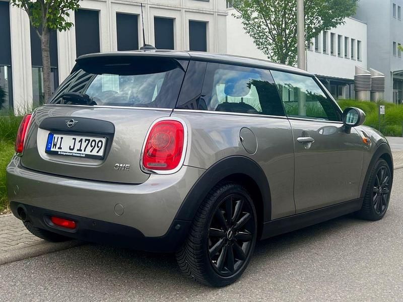 Gebraucht Mini ONE 102 PS (75 kW) 2018 Grau Kleinwagen