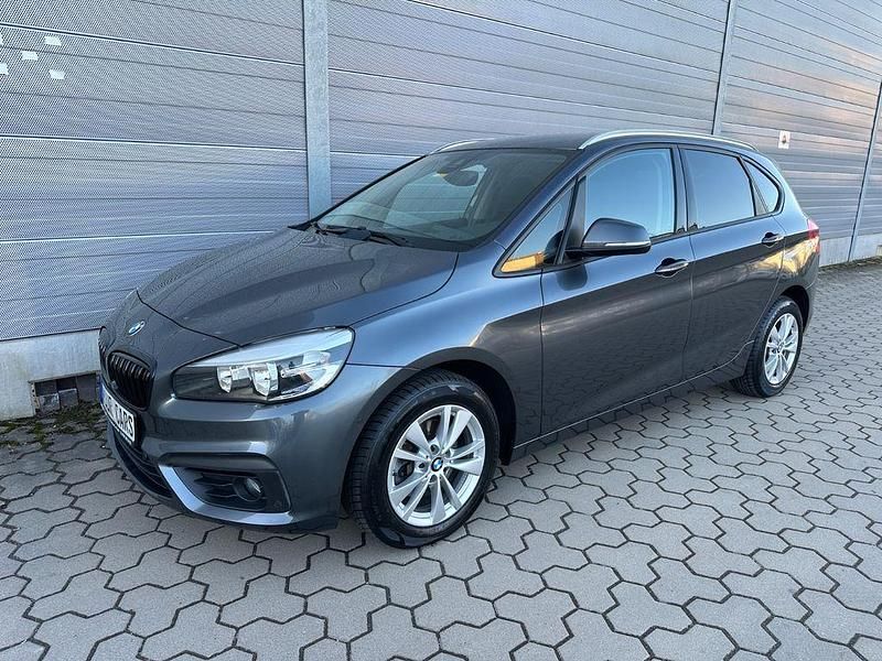 Gebraucht BMW 218 Basis 150 PS (110 kW) 2015 Grau Limousine