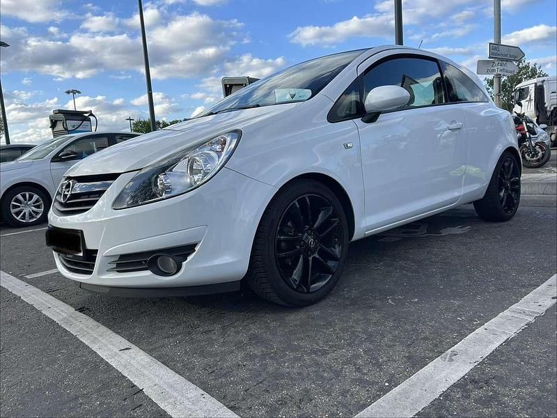 Gebraucht Opel Corsa 101 PS (74 kW) 2010 Weiß Kleinwagen