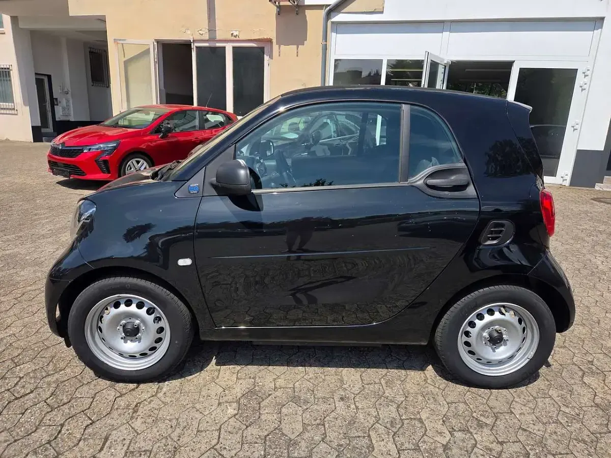 Gebraucht Smart ForTwo Coupé 60 kW (82 PS) 2022 Nachtschwarz Kleinwagen